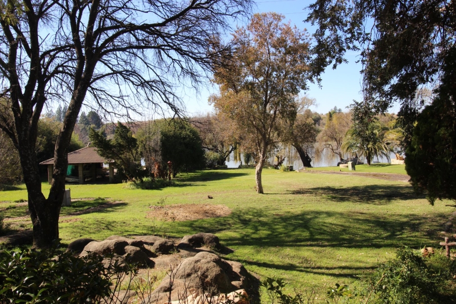2 Bedroom Property for Sale in Lake Deneysville Free State